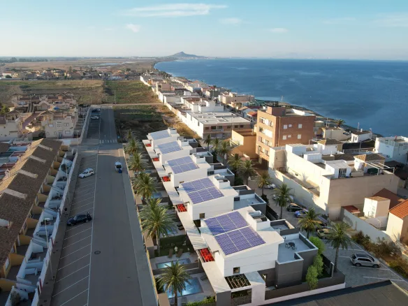 Luxe halfvrijstaande villa’s aan de kust