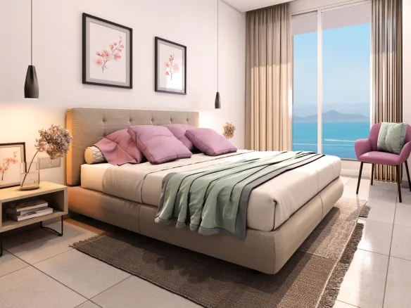 Hoofdslaapkamer met veel licht in appartement La Manga eerste lijn