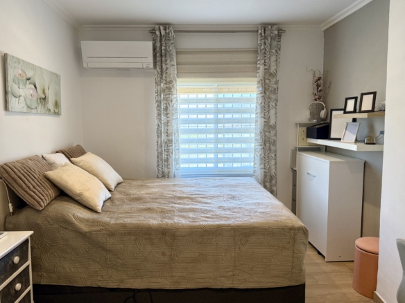 Slaapkamer in moderne villa Hondón de las Nieves voor grote familie