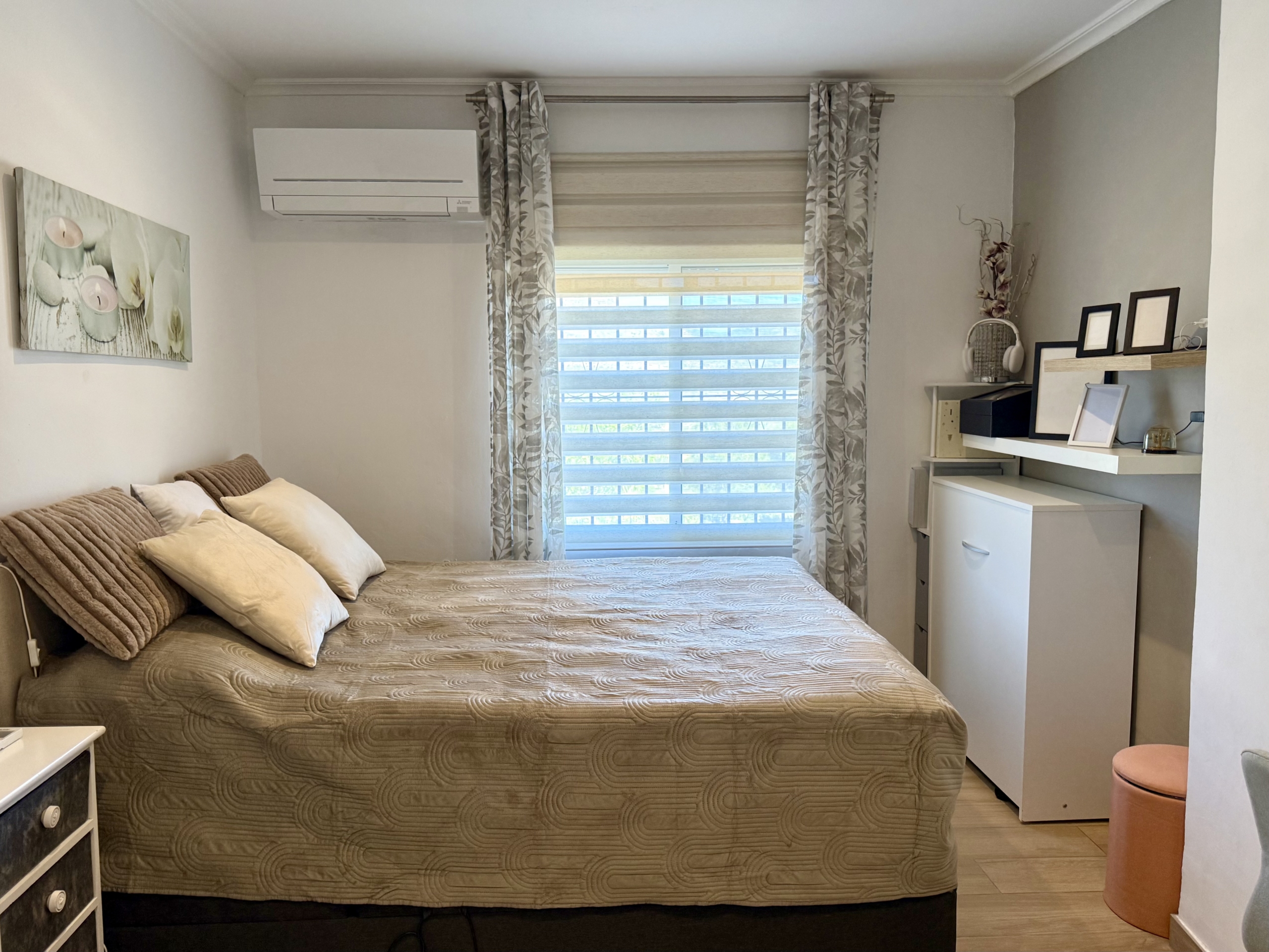 Slaapkamer in moderne villa Hondón de las Nieves voor grote familie