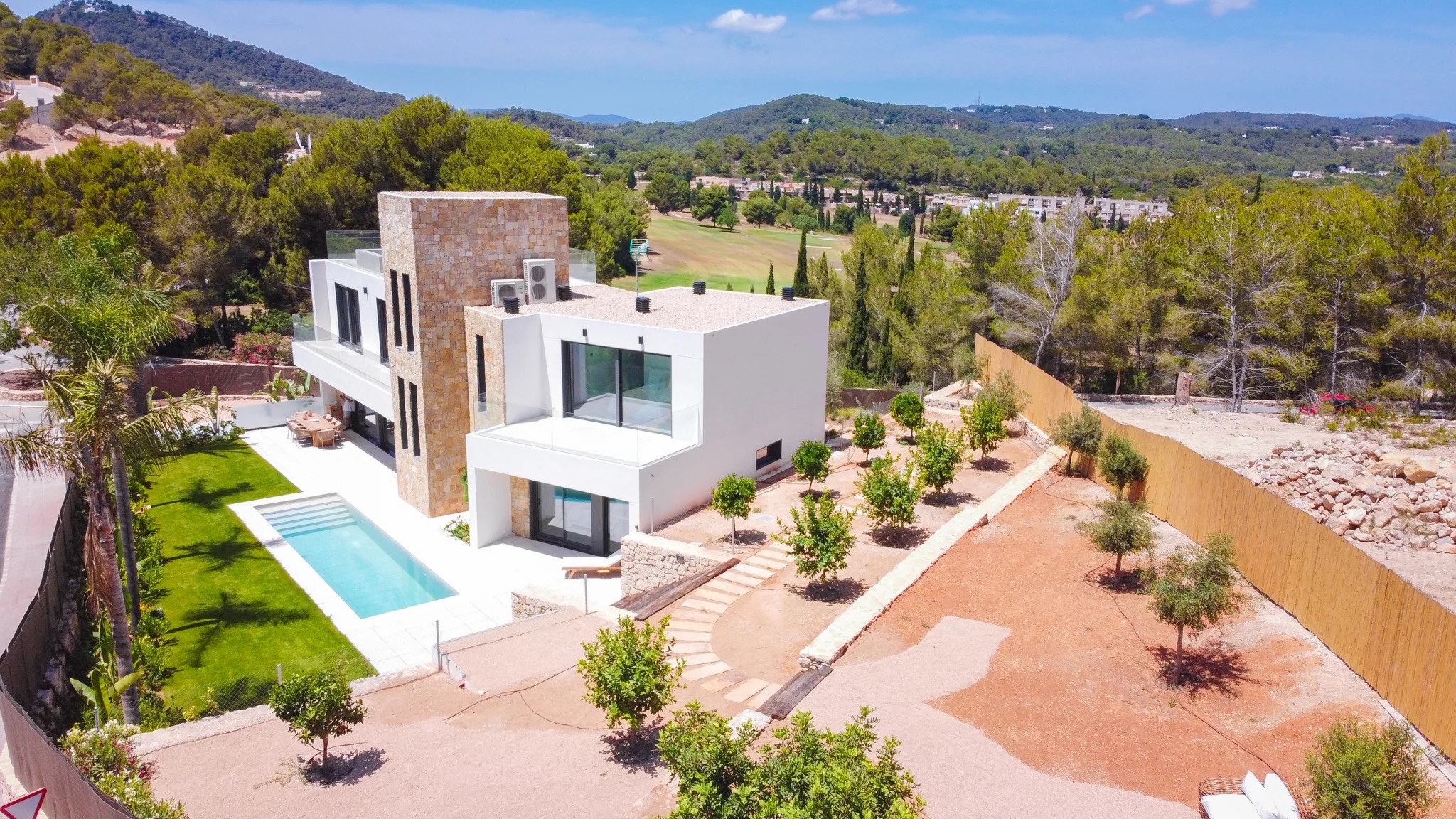 Villa Ibiza - investeren in vastgoed in ibiza. tomas fem casas - betrouwbare makelaar in spanje