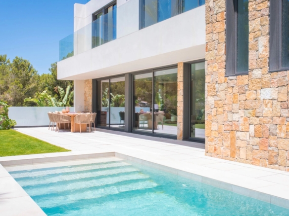 Infinity pool Villa Ibiza - investeren in vastgoed in ibiza. tomas fem casas - betrouwbare makelaar in spanje