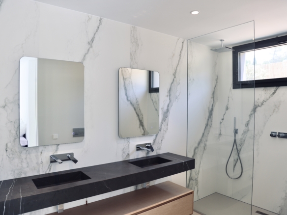 badkamer Villa Ibiza - investeren in vastgoed in ibiza. tomas fem casas - betrouwbare makelaar in spanje