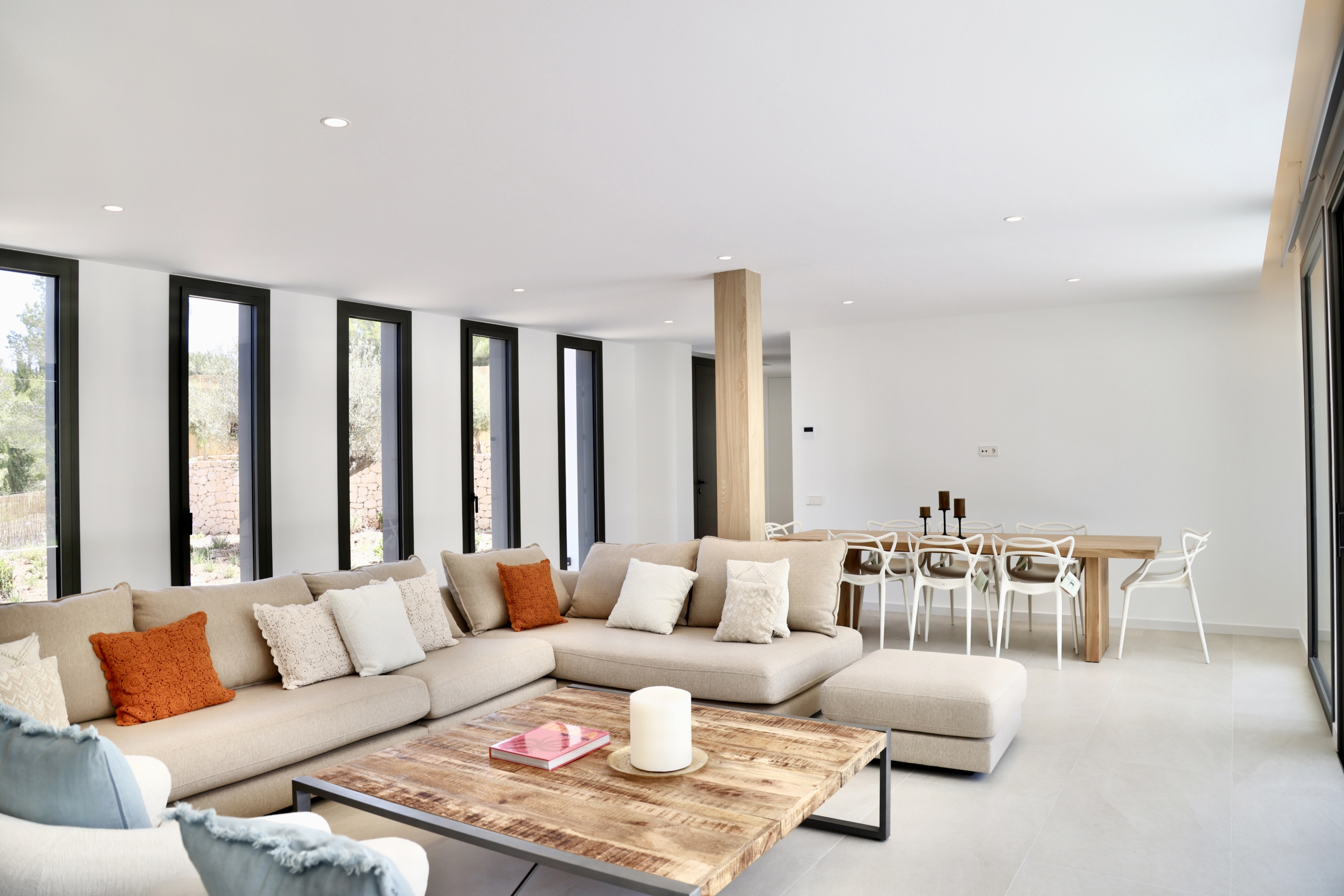 woonruimte Villa Ibiza - investeren in vastgoed in ibiza. tomas fem casas - betrouwbare makelaar in spanje