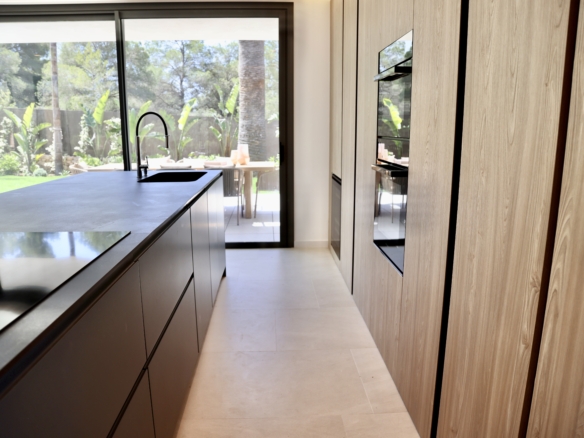 keuken Villa Ibiza - investeren in vastgoed in ibiza. tomas fem casas - betrouwbare makelaar in spanje