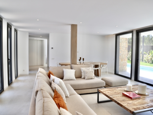 woonkamer Villa Ibiza - investeren in vastgoed in ibiza. tomas fem casas - betrouwbare makelaar in spanje
