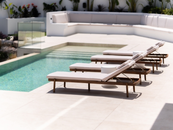 luxury infinity pool