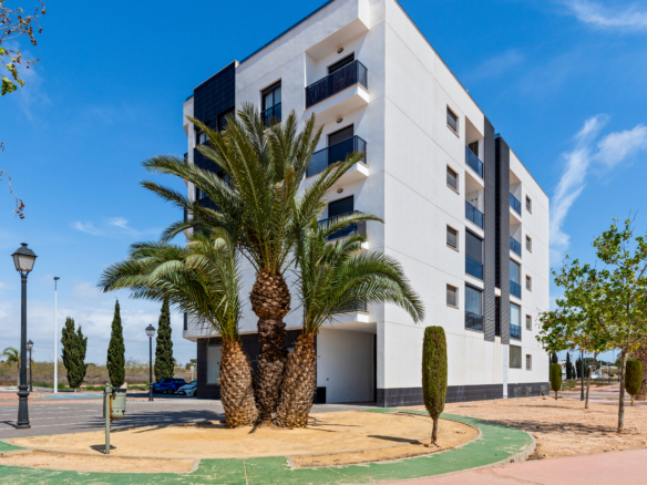 Buitenaanzicht van complex Aldea del Sol in Lo Pagán