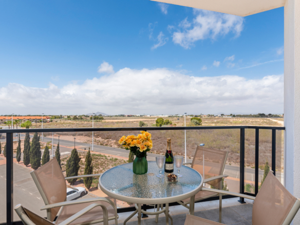 Balkon of terras met zitruimte bij appartement te koop Lo Pagán