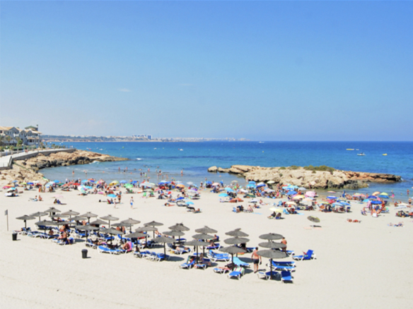 Uitzicht over zee bij Torrevieja aan de Spaanse kust
