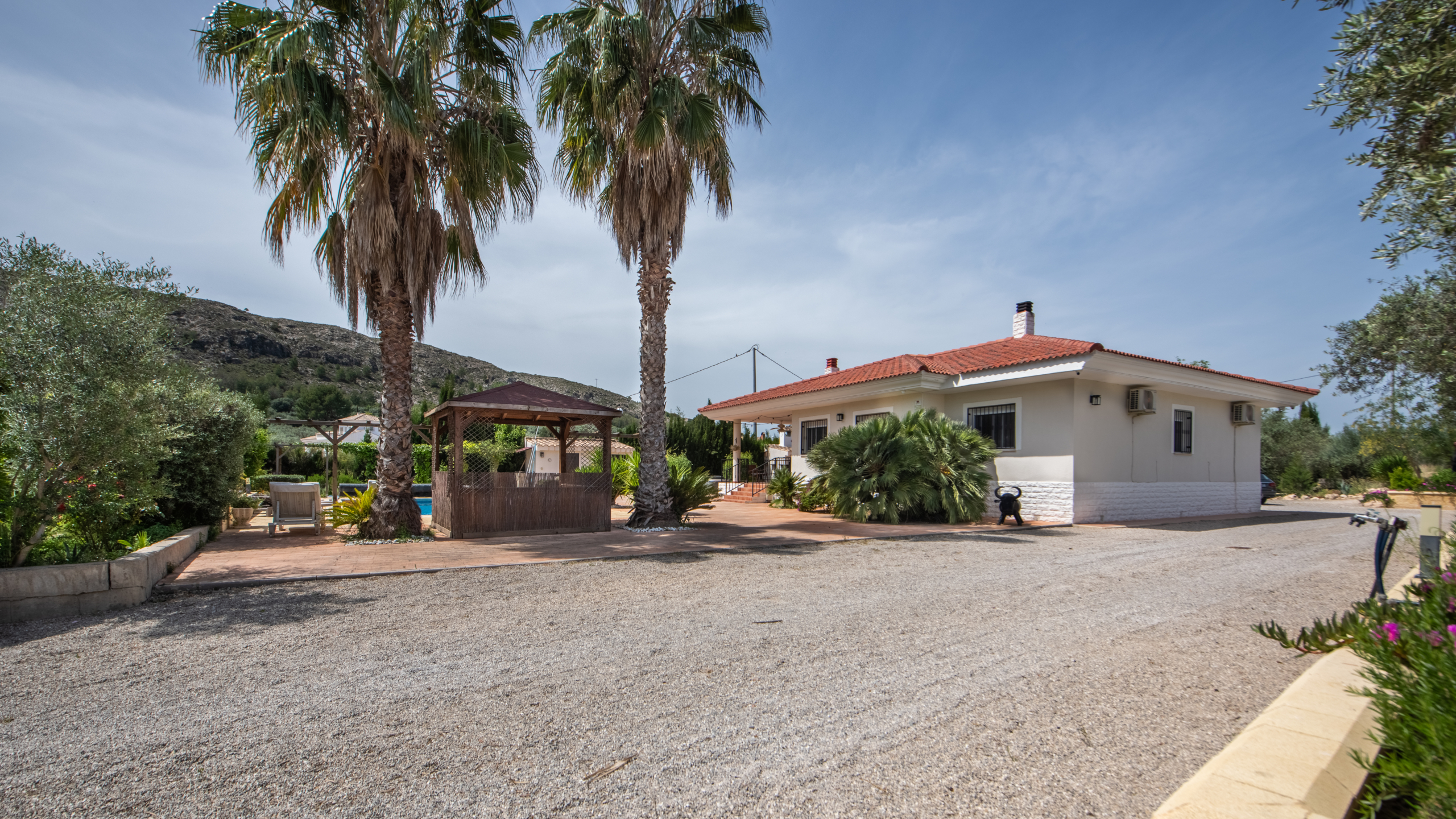 grote oprit voor de villa in calasparra