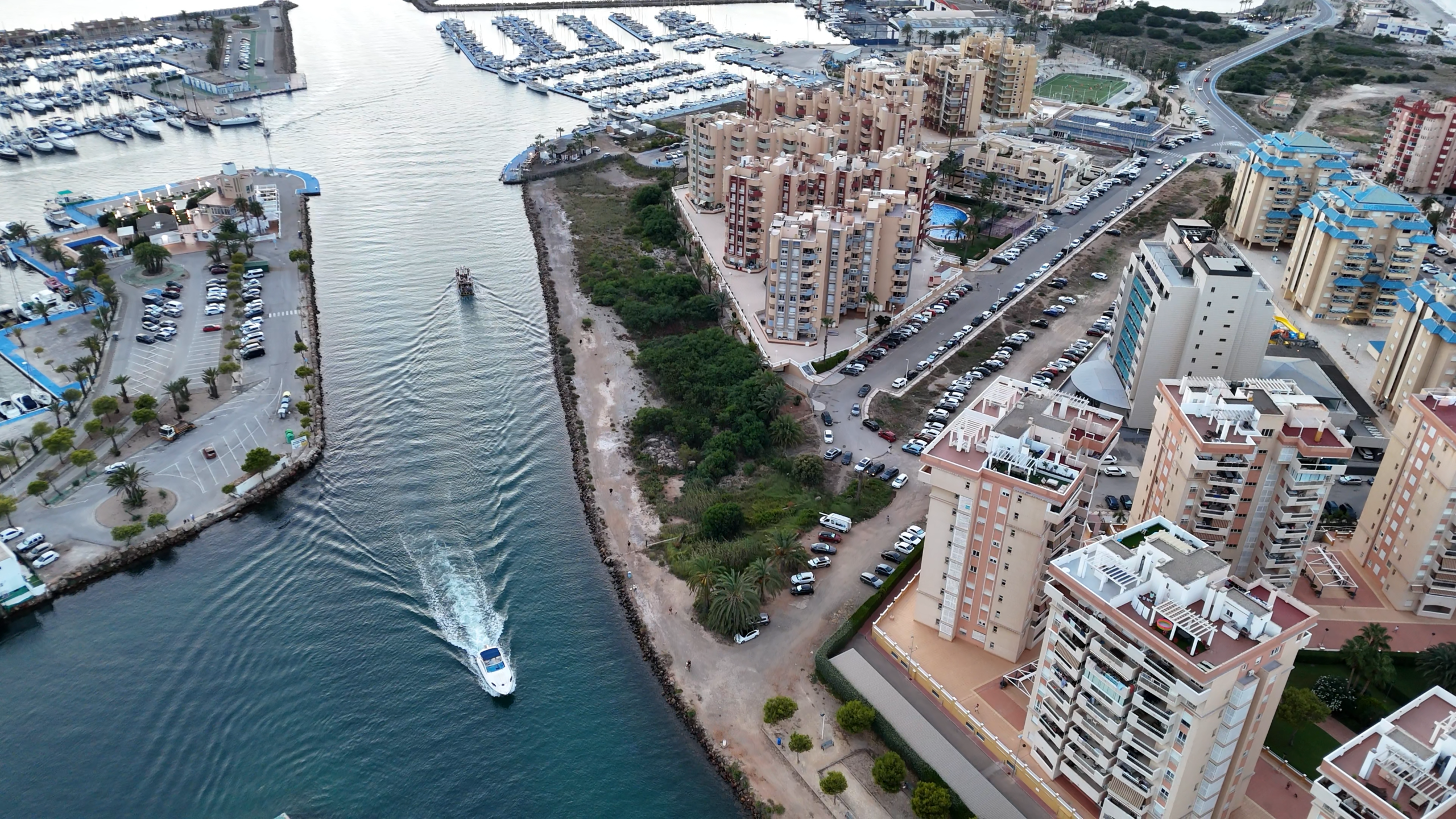 Het estacio kanaal van mar menor naar middelandse zee