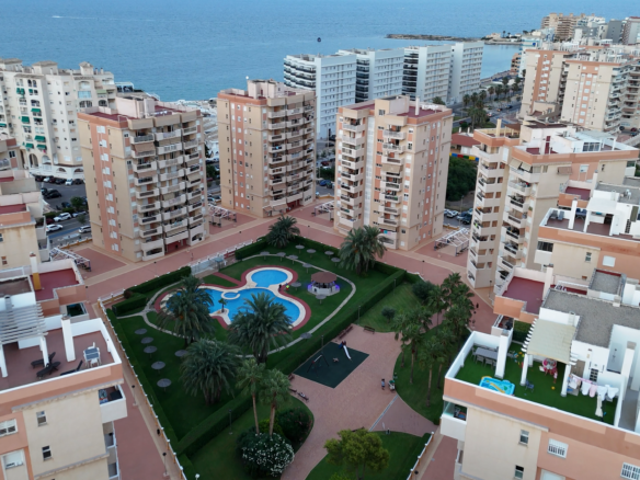 Gemeenschappelijk zwembad van Puerto Mar 1-2 in La Manga del Mar Menor