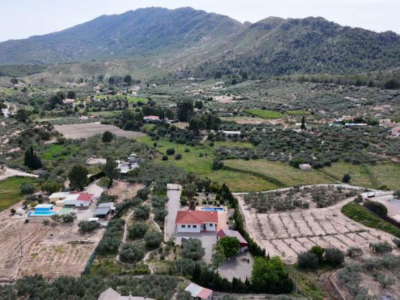 villa in calasparra met uitzicht op de bergen