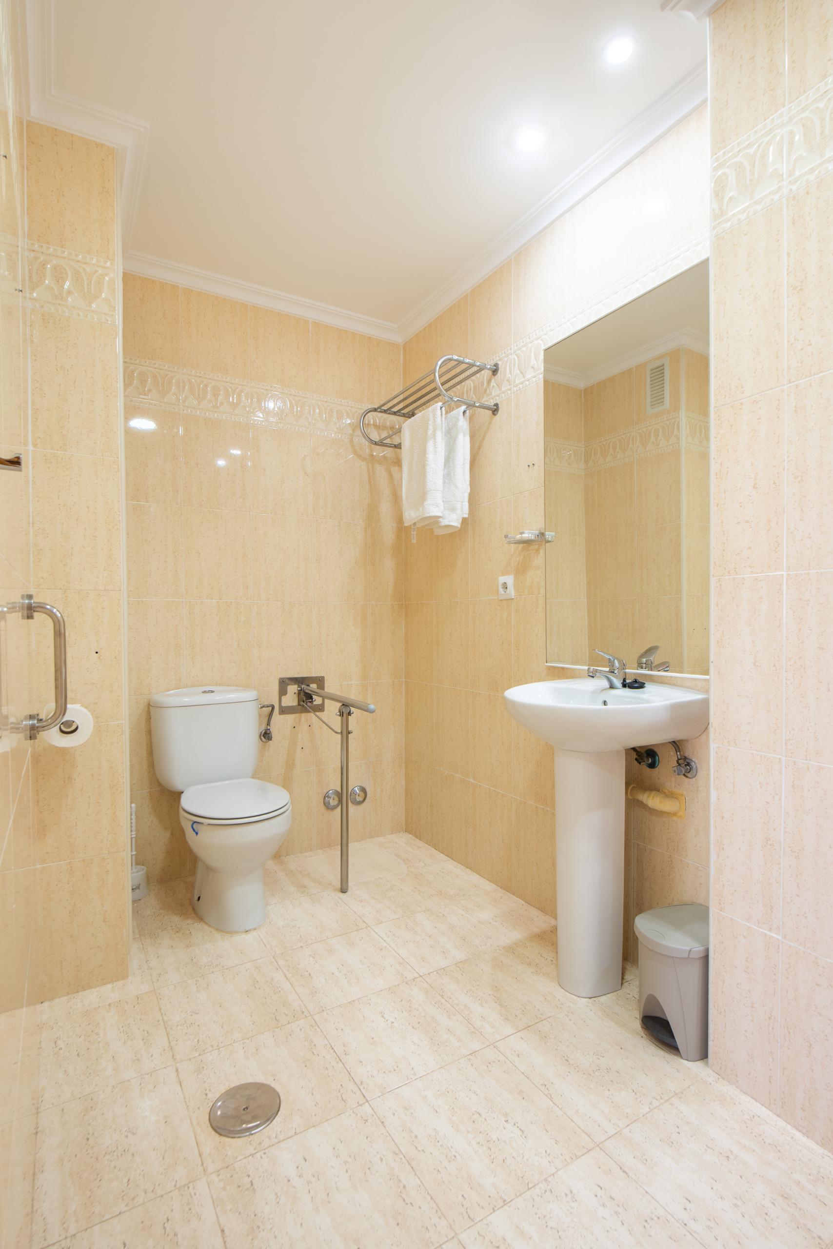 Tweede badkamer in appartement in Puerto Mar 1-2