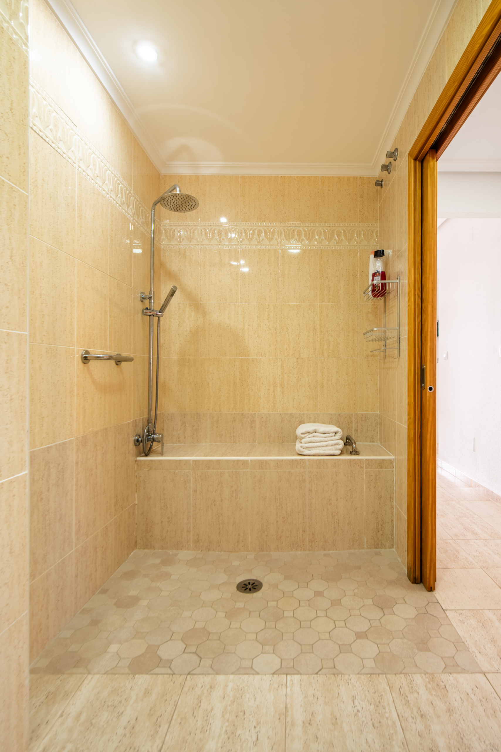 Badkamer in toegankelijk appartement in La Manga del Mar Menor