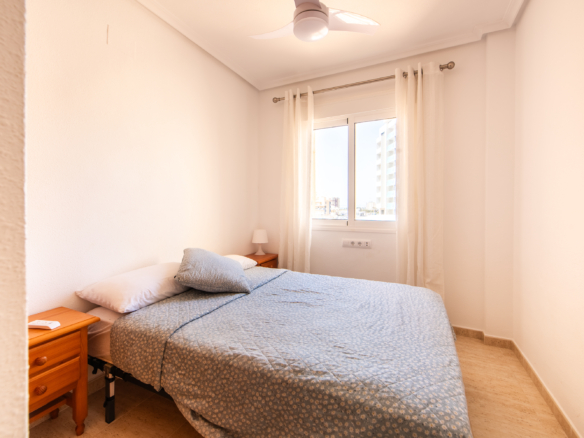 Tweede slaapkamer in appartement in La Manga del Mar Menor