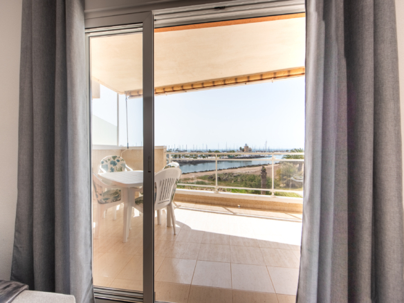 Uitzicht vanaf de woonkamer richting tomas maestre haven.