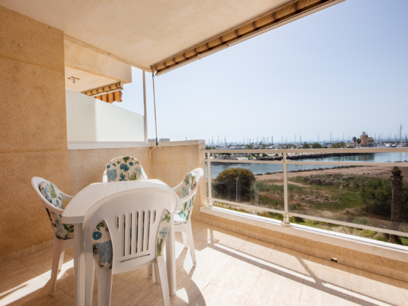 Appartement in Puerto Mar 1-2 in La Manga del Mar Menor met uitzicht op de Mar Menor