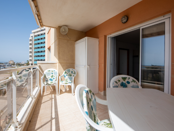 Balkon van appartement met lekkere zoninval