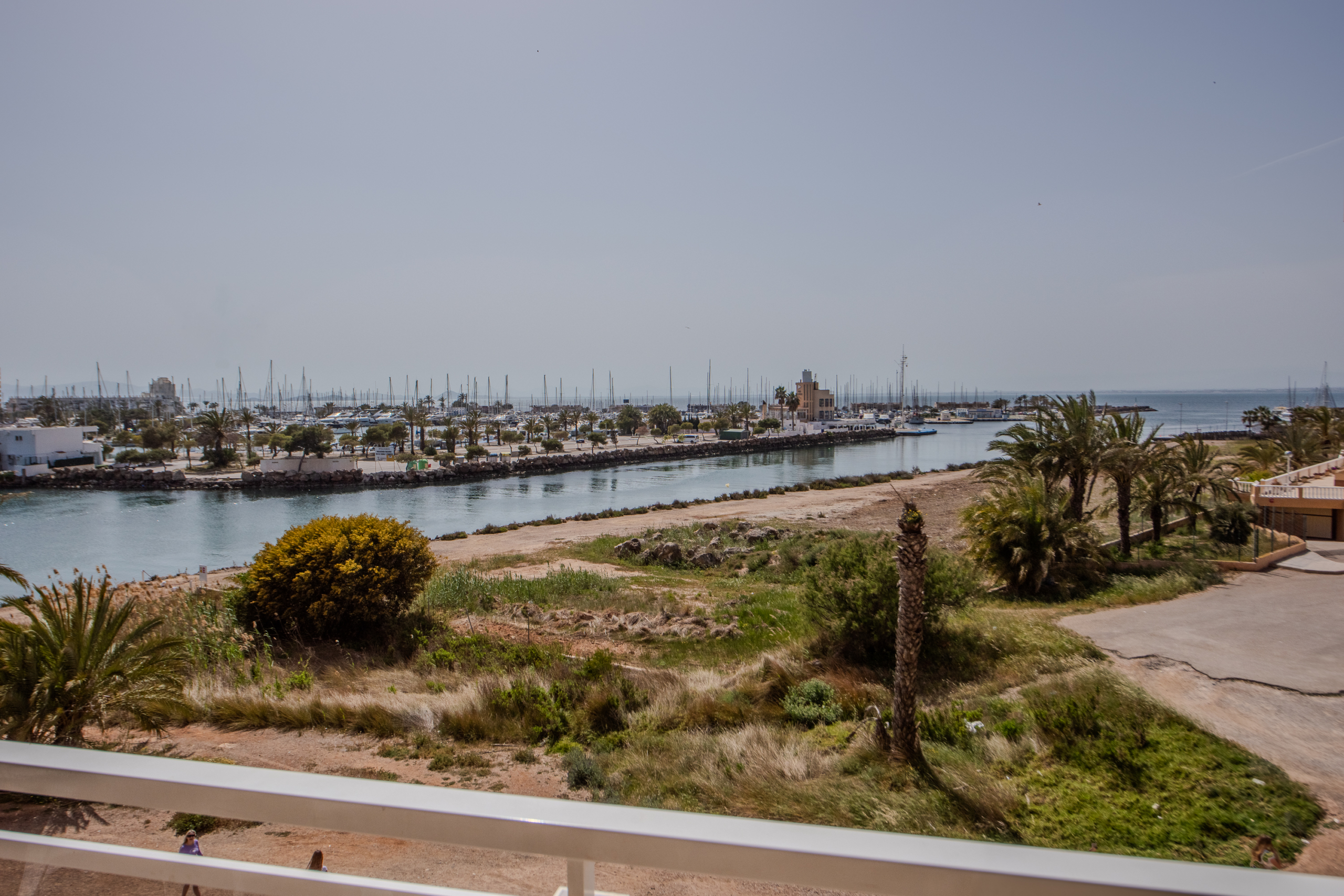 Uitzicht vanaf balkon van appartement in Puerto Mar 1-2