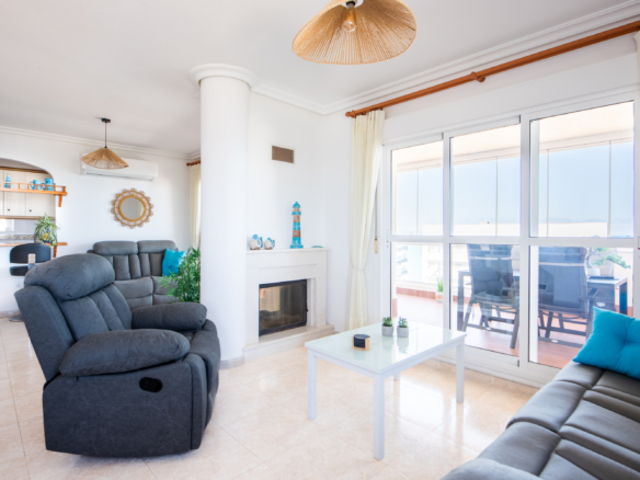 Ruimte woonkamer met openhaard in la manga puerto mar 3