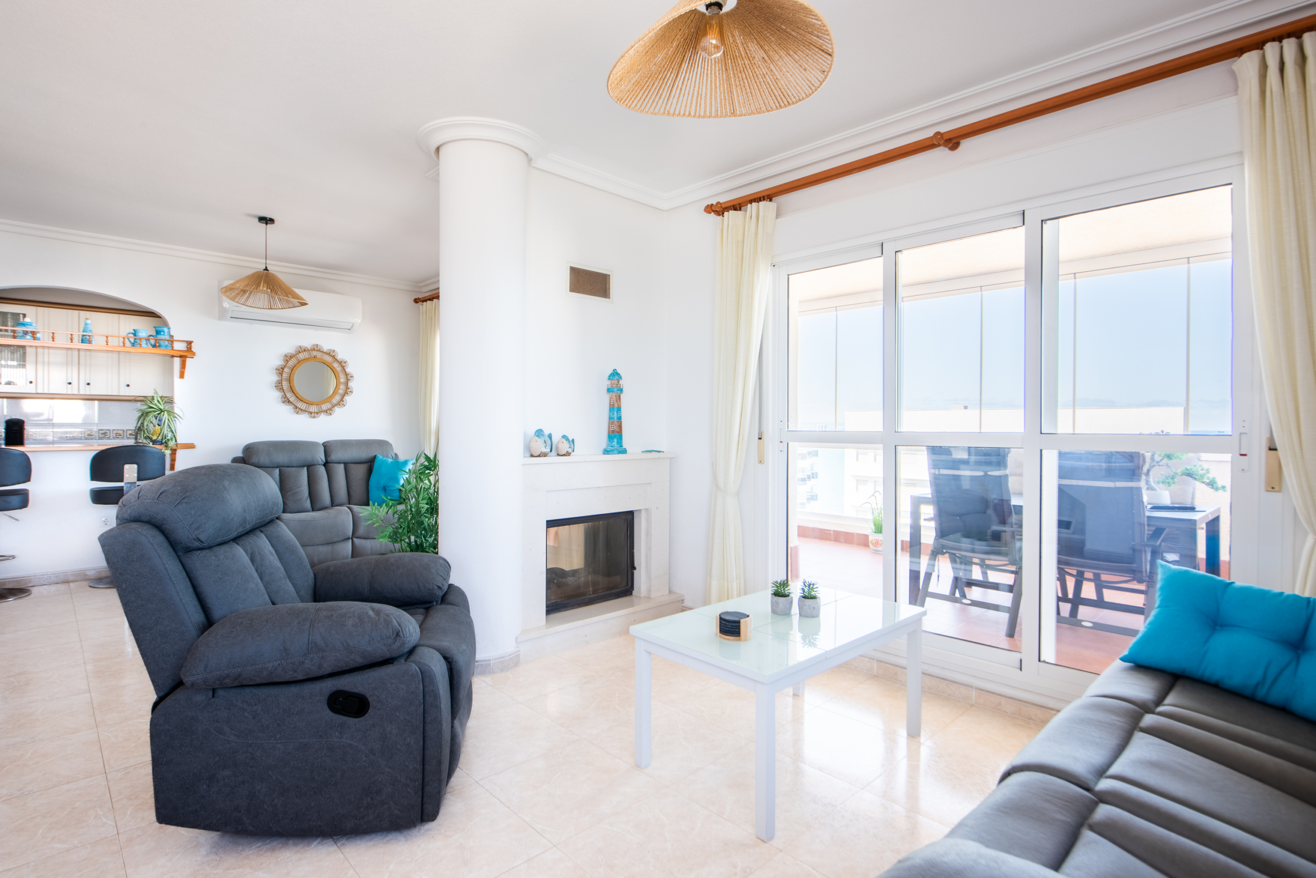 Ruimte woonkamer met openhaard in la manga puerto mar 3