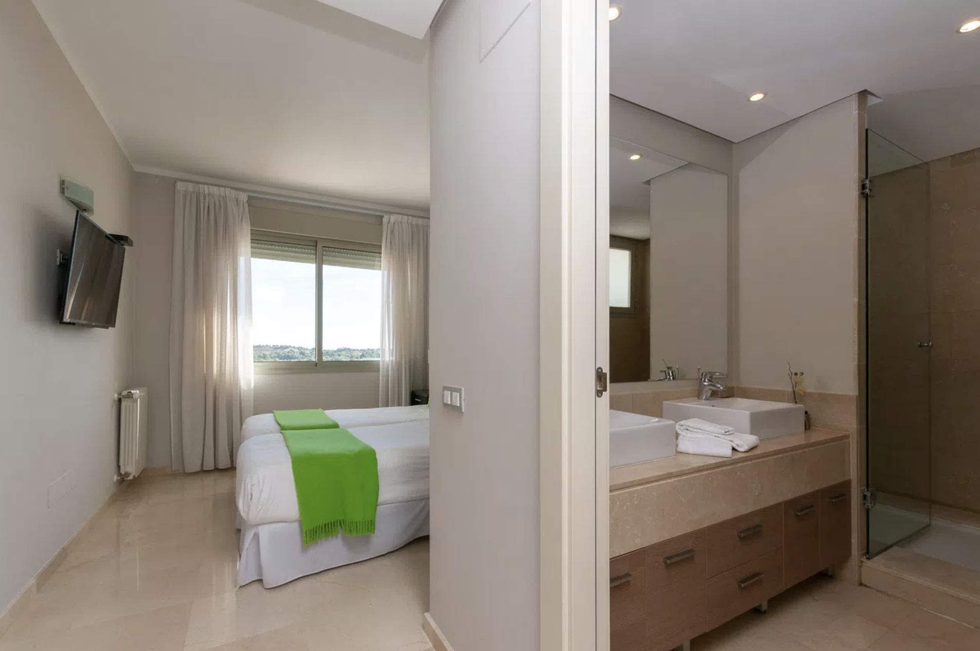 Luxe golfvilla Las Colinas met uitzicht op de fairway