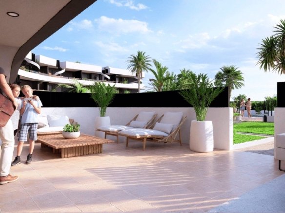 Ruim privéterras van gelijkvloers nieuwbouwappartement in Los Alcázares
