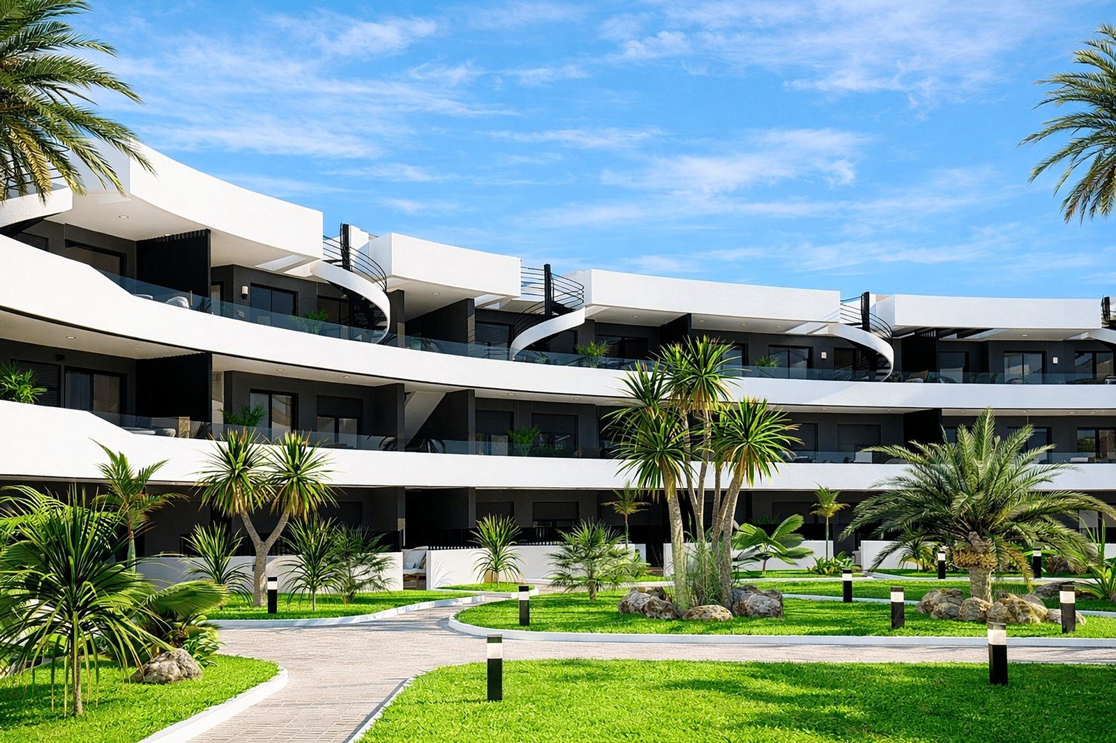 Nieuwbouwcomplex in Los Alcázares met ruime terrassen en aangelegde palmentuin