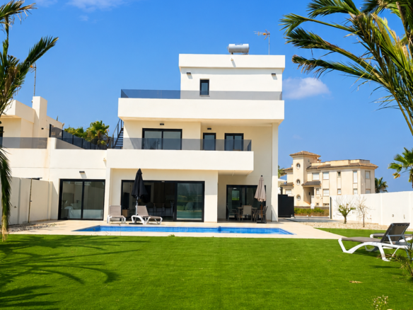 Villa met aanlegplaats in La Manga