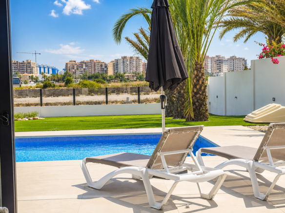 Villa met aanlegplaats in La Manga
