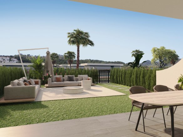 Impressie van een overdekt terras met eethoek, privétuin en loungeset bij nieuwbouw in La Manga Club