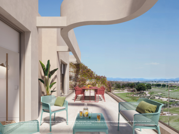 Impressie van een ruim terras met glazen balustrade en uitzicht op de golfbaan van El Valle Golf Resort.