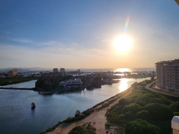 Avondzon boven het water, gezien vanaf het appartement in La Manga.