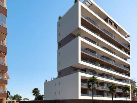 Architecturale visualisatie van een modern appartement in Guardamar del Segura met balkons en beplanting.